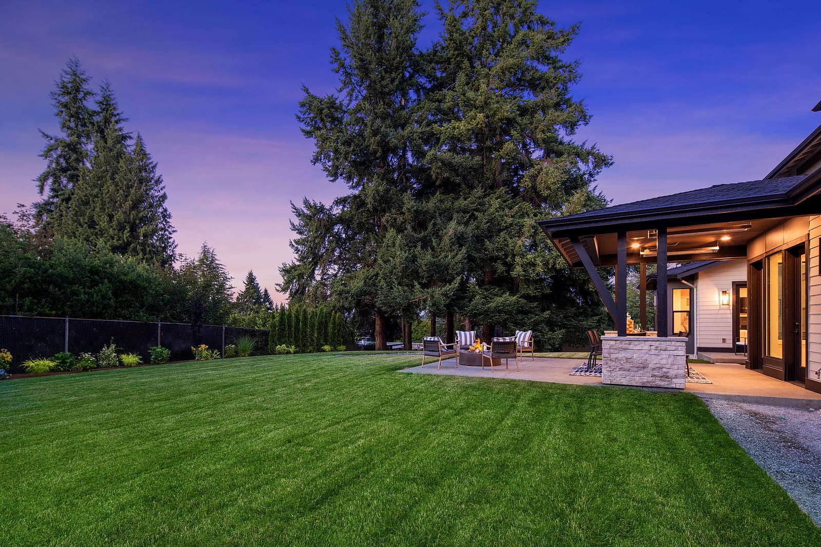 307-31-12330 SE 23rd St-Bellevue-WA-MN Custom Homes-Backyard